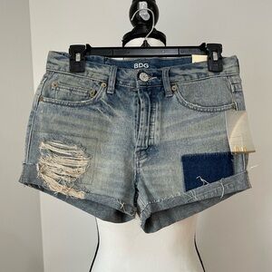 Urban Outfitters BDG Tomgirl shorts in a size 24 new with tags